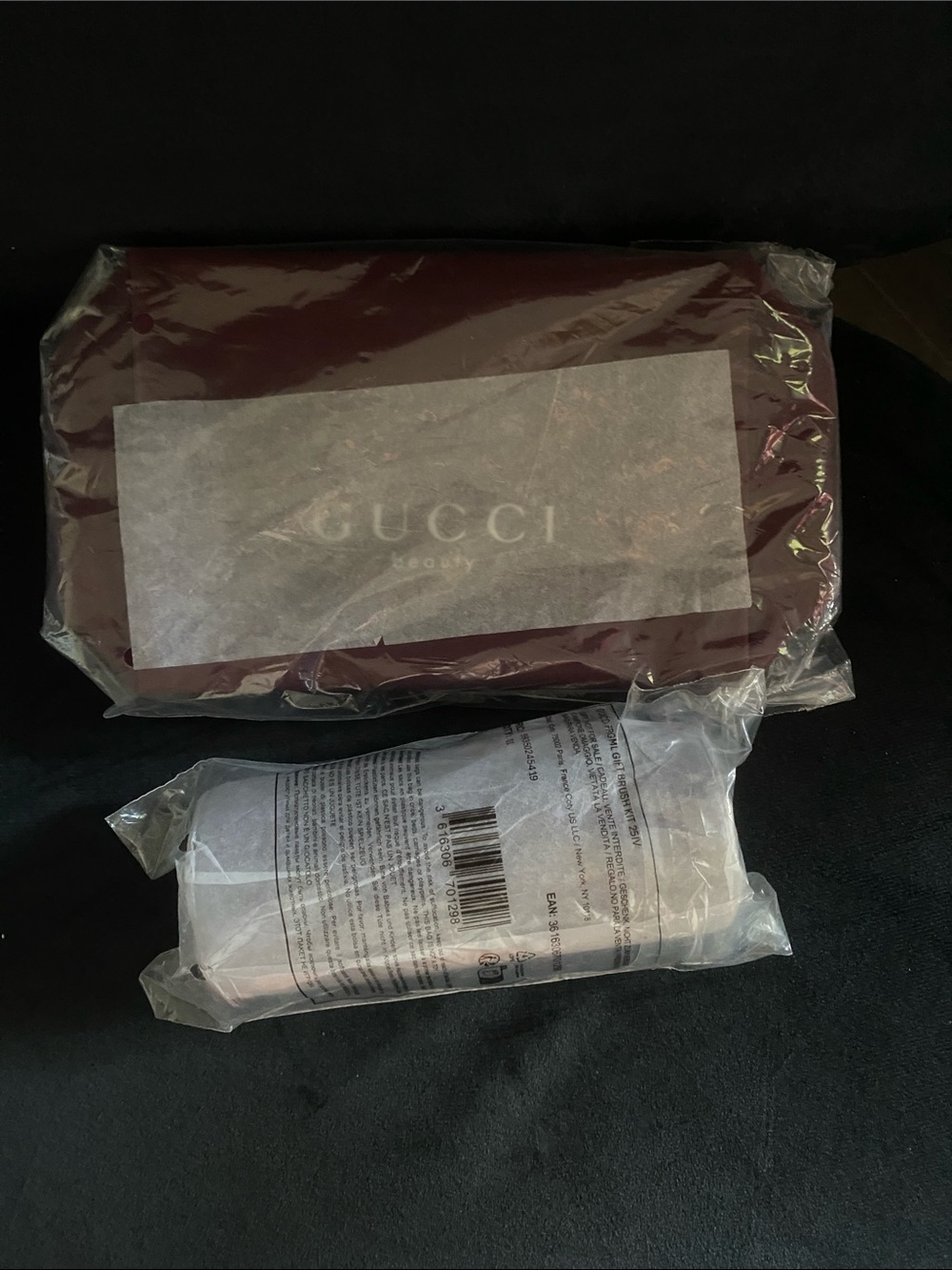 NIP Gucci Burgundy Beauty Pouch and brush kit🖤🖤